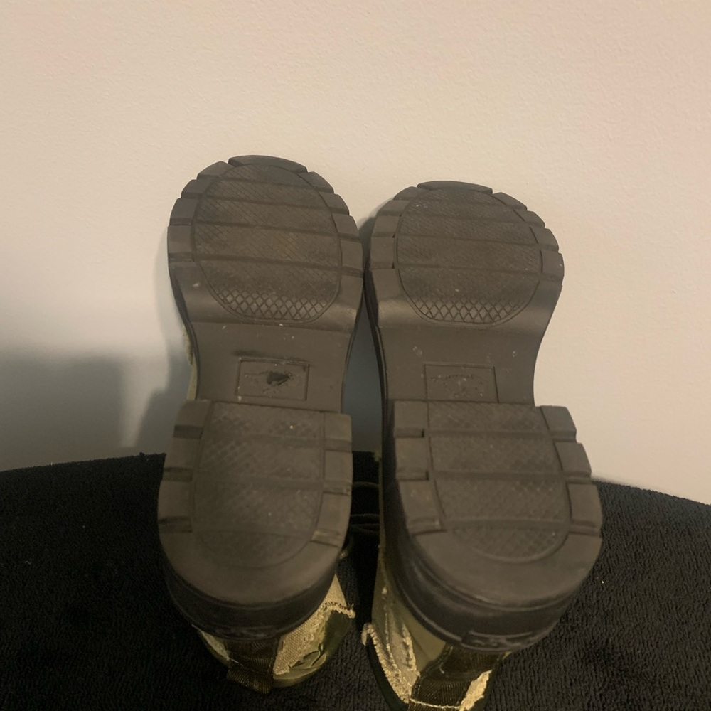 Army green boot , Rocket dog.. brand new (never worn)